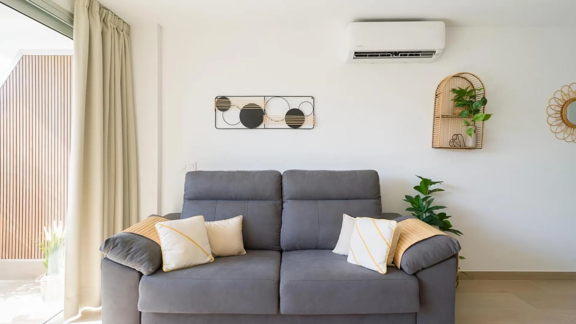 Elefantes, Playa Del Ingles At 3 Mins Distance Apartment San Bartolome de Tirajana  Spain